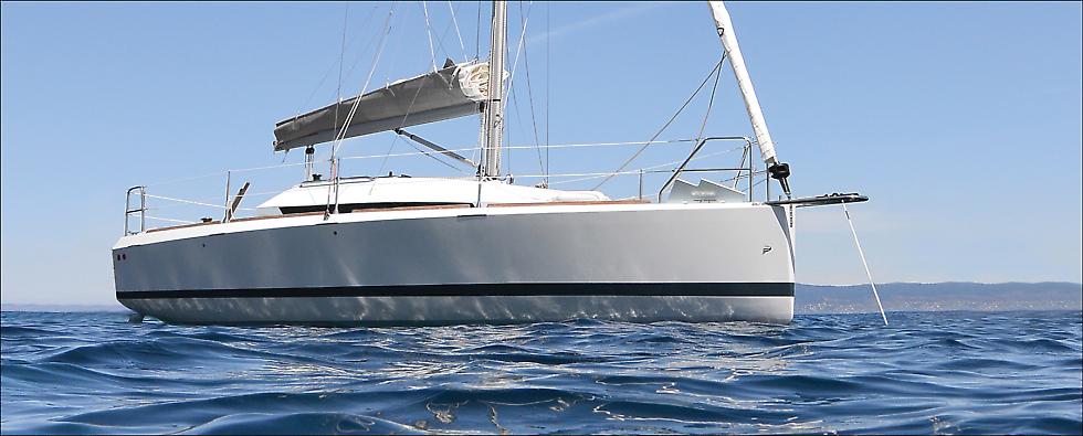 A compact and "al-fresco" cruiser A compact and "al-fresco" cruiser