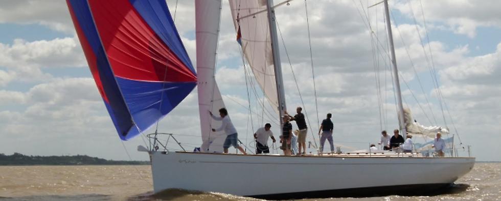 An habitable school boat An habitable school boat